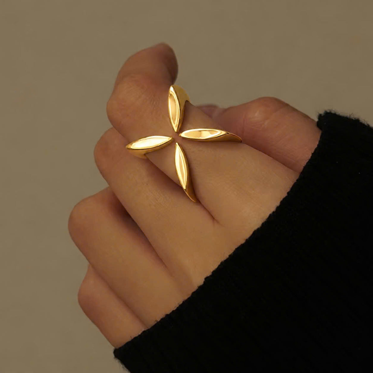 Stellar Cross Ring