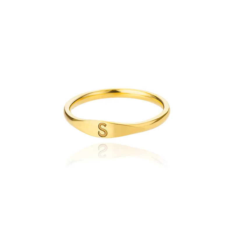 Velmora initial letter ring, letter S