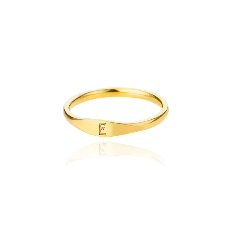 Velmora initial letter ring, letter E