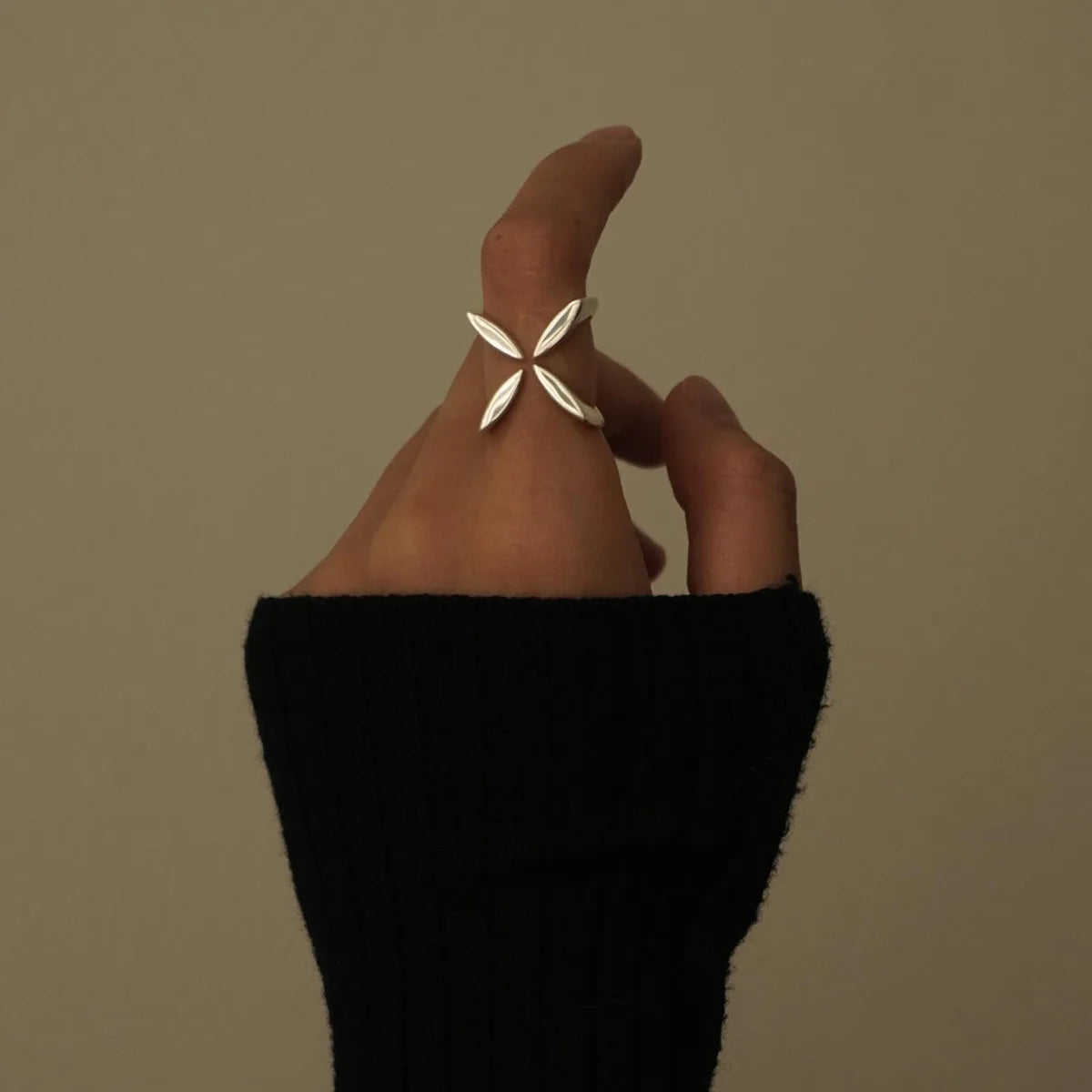 Stellar Cross Ring