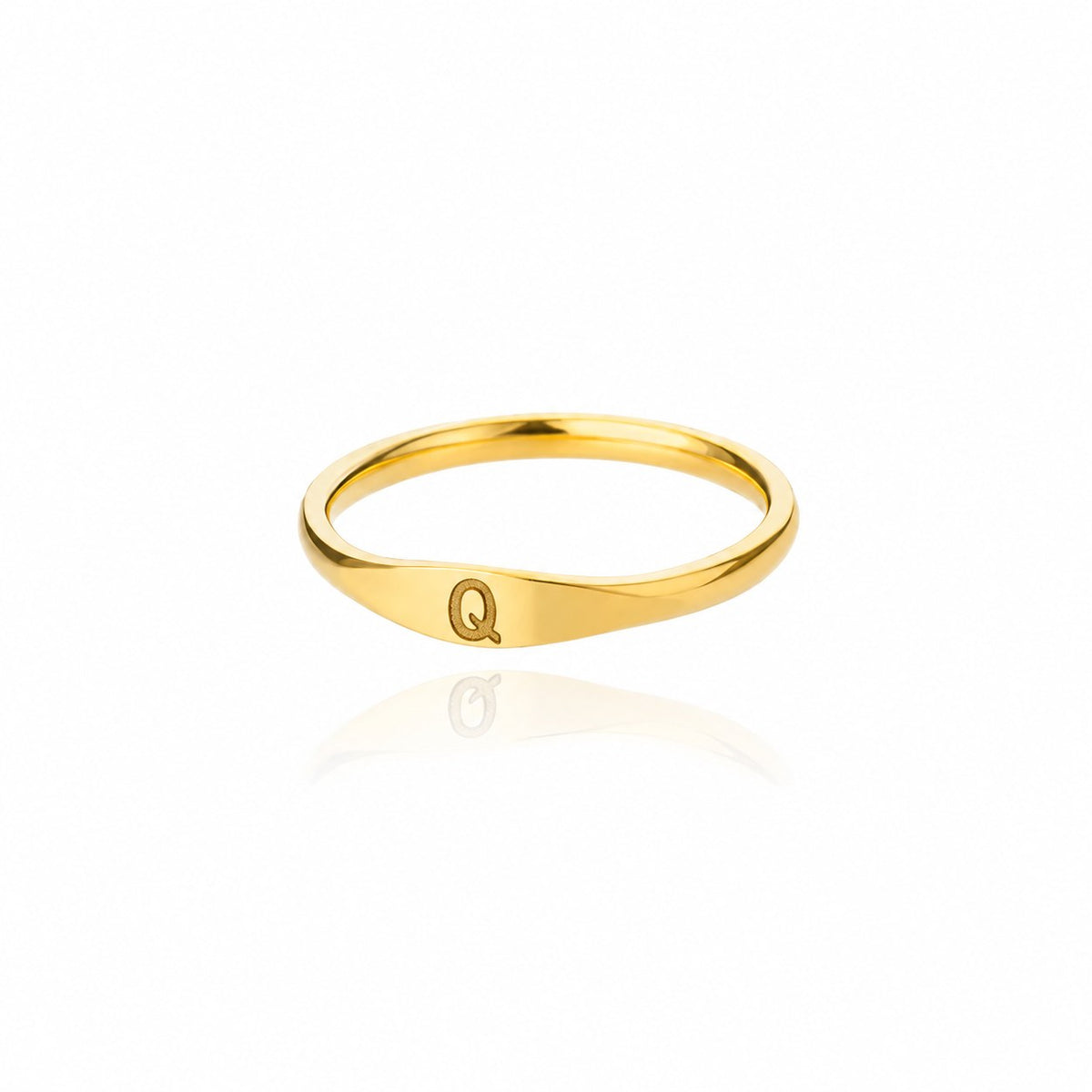 Velmora initial letter ring, letter Q